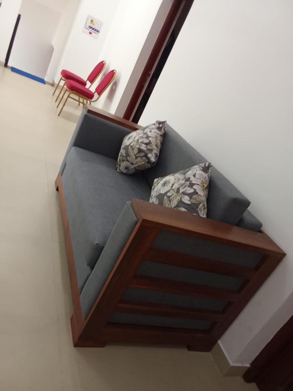 Hotel Urban Breeze à Kundasale Extérieur photo
